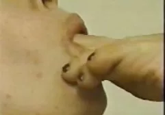 Geck leckt Muschi der hd porn german jungen Schlampe