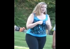 Blondine in blauen Stiefeln zeigte ihre Muschi german full porn tube