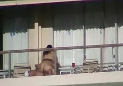 Die Blondine streckte die Analfinger aus und steckte einen Schwanz hinein full porn german