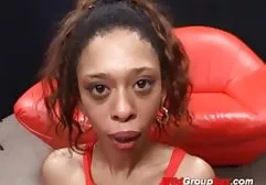 Die vintage porn german Britin macht einen Blowjob für ihren Ehemann und trinkt sein Sperma