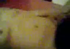 Die junge Deutsche streichelt sich nach der Dusche auf full porn german dem Bett