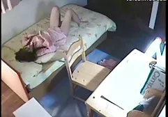 Ein von einem Mädchen ausgeführter Striptease ist etwas Besonderes und Magisches, german porn amateur sie zeigt ausschließlich sexuellen Striptease, aus dem das Verlangen hell und magisch wird