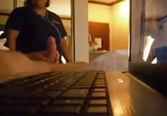 Redhead Chick fingert ihre Muschi mit den Fingern free porn movie german