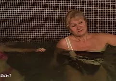 Junge zarte german outdoor xxx Blondine fickt ihre Geliebte und bekommt einen Orgasmus