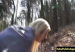 Inspiriert vom Talent des jungen Künstlers, gab ihm eine reife Frau ihr nasses Höschen und brachte den Jungen ins Zwischengeschoss, spreizte ihre schlanken Beine und befahl ihr, ihre unersättliche stream porn deutsch Muschi zu ficken