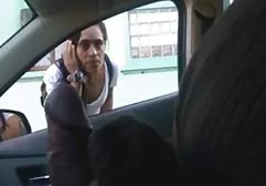 Ein hübsches Mädchen mit leckerem Melken reitet fröhlich auf dem langen Schwanz ihres neuen Freundes und lutscht seinen Schwanz, bekommt eine xxx gonzo german Spermaladung für runde Brüste