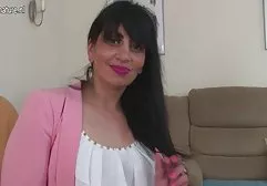 Der Besitzer brachte seine Sexsklavin auf die Straße und führt eine Menschenmenge herum, sie ist nackt, aber sie kann xxx german retro sich nicht mit ihrem Meister streiten, weil er der Hauptdarsteller ist und er ihr befiehlt und sagt, was zu tun ist. Eine solche sexuelle Demütigung