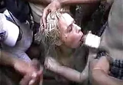 Geiler Kunde porn german xxx lesbisch verführt und eine Kellnerin gefickt