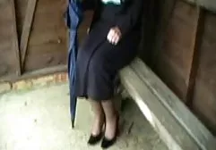Heiße Mädchen genießt xxx gonzo deutsch Oralsex