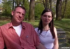 Die vollbusige lateinamerikanische Schlampe liebt es, von Zeit zu Zeit ihren Arsch mit lang anhaltendem Meerrettich zu dehnen, damit das Arschloch nicht stagniert new german amateur porn und rostet
