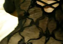 Vollbusige schwarze Negerin in roten Dessous streichelt german porn hot sich