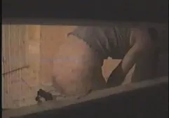 Bemalte Schlampe lutscht an german porn tube videos zwei und würgt am Schwanz