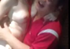 Reife Schlampe gibt einen Blowjob und reitet einen xxx hd deutsch Schwanz